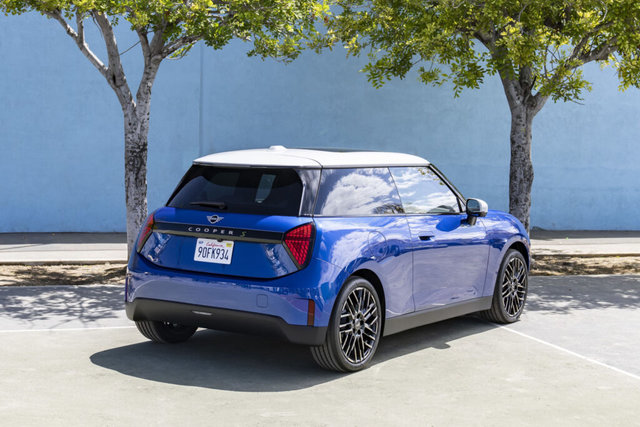 mini cooper se 2024 spy 3