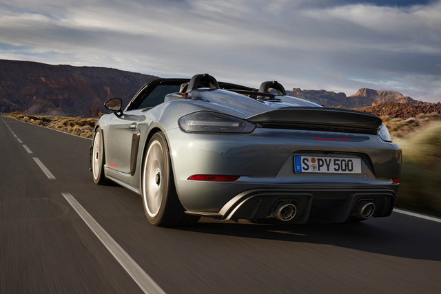 porsche 718 spyder rs 2023 02