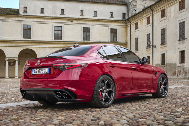 alfa romeo giulia quadrifoglio 2023 06 10