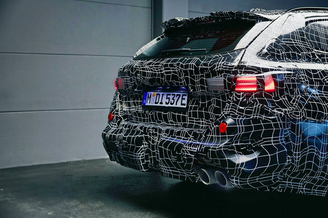 bmw m5 touring 2024 teaser 1