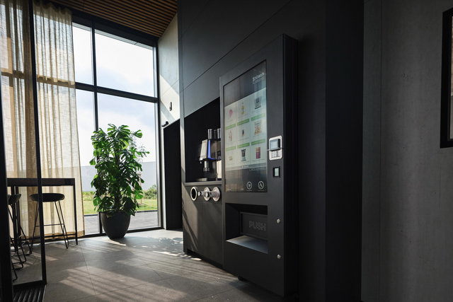 porsche charging lounge 1