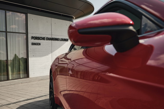porsche charging lounge 2