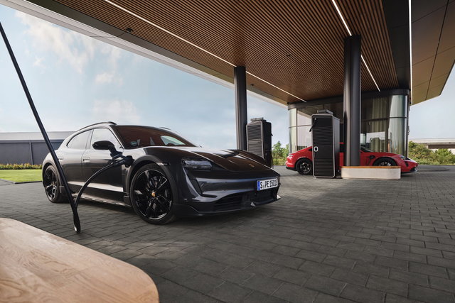 porsche charging lounge 3