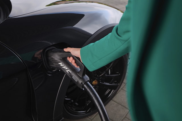 porsche charging lounge 4