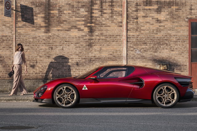 alfa romeo 33 stradale 2023 08 24