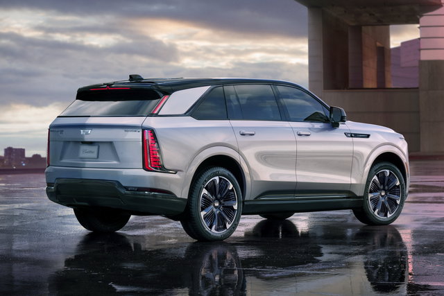 cadillac escalade iq 03