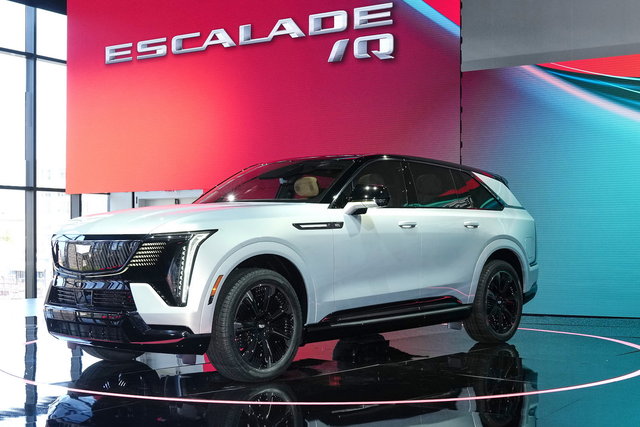 cadillac escalade iq 19