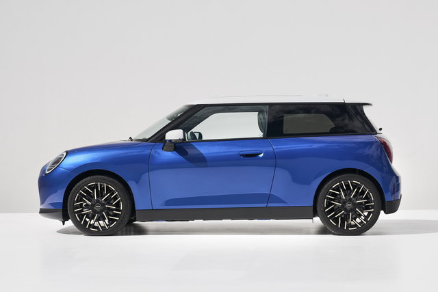 mini cooper 3 porte ev 2024 11
