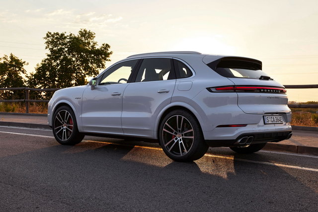porsche cayenne turbo e hybrid 05