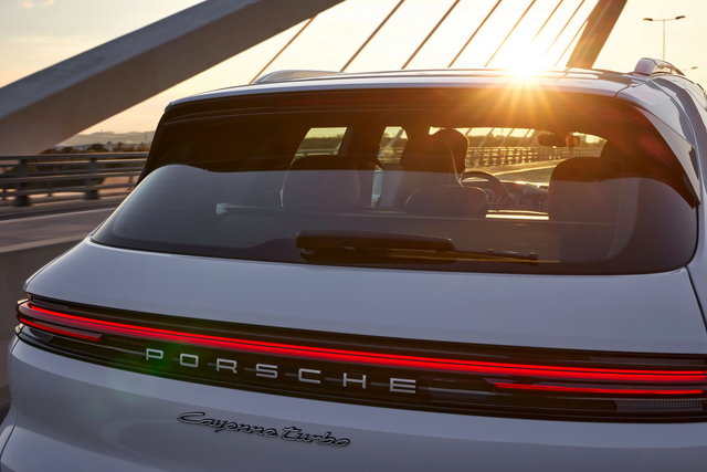 porsche cayenne turbo e hybrid 10