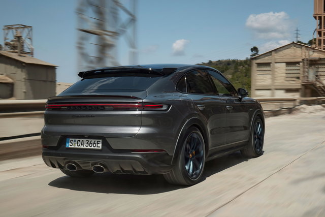 porsche cayenne turbo e hybrid 13