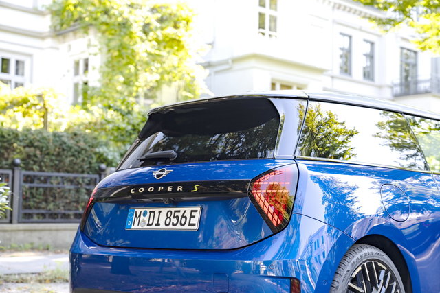 mini cooper 3 porte elettrica 1