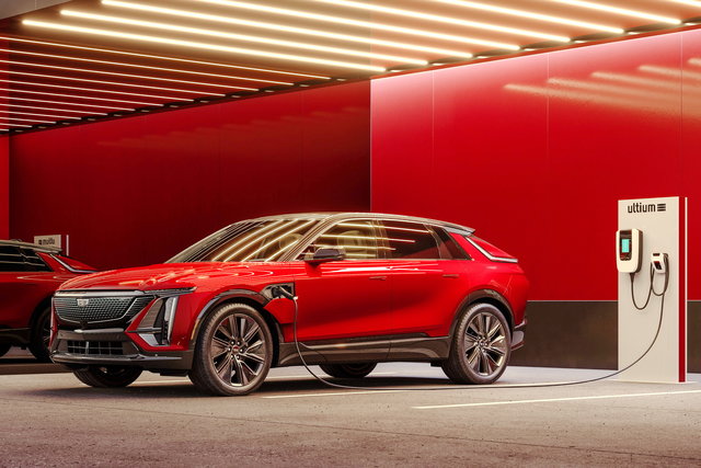 2024 cadillac lyriq 04