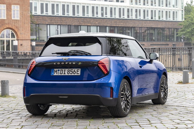 mini 3 porte 2024 nuove 01