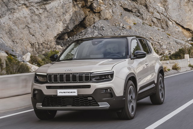 jeep avenger e hybrid 2023 11 3