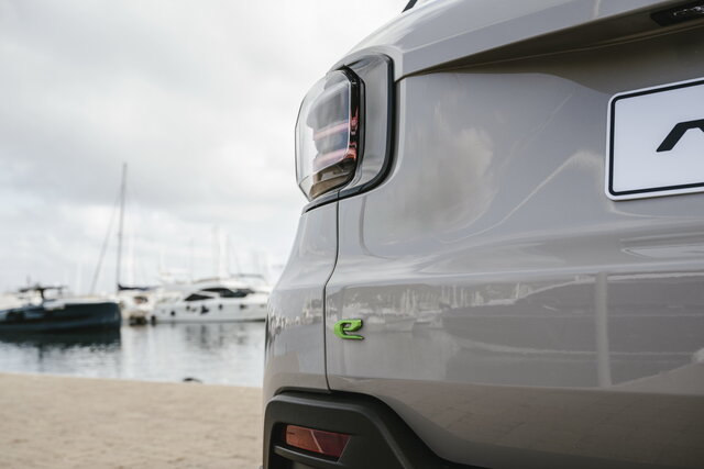 jeep avenger ehybrid 2024 11