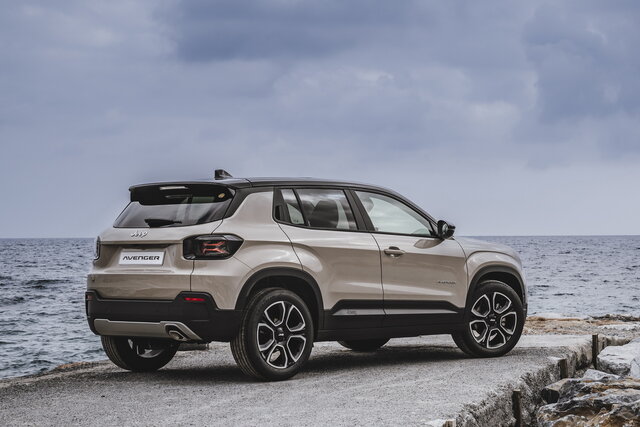 jeep avenger ehybrid 2024 13