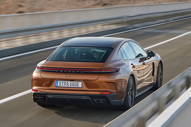 porsche panamera 2024 8