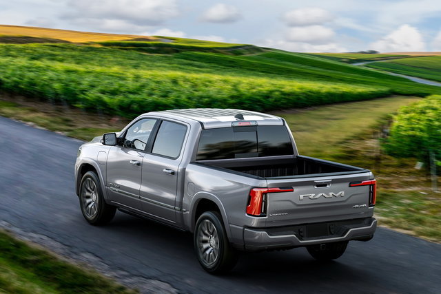 ram 1500 ramcharger 2025 09