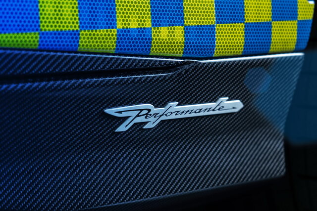 lamborghini urus polizia 09