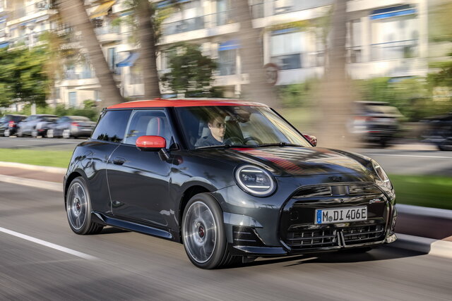 mini cooper se jcw 02