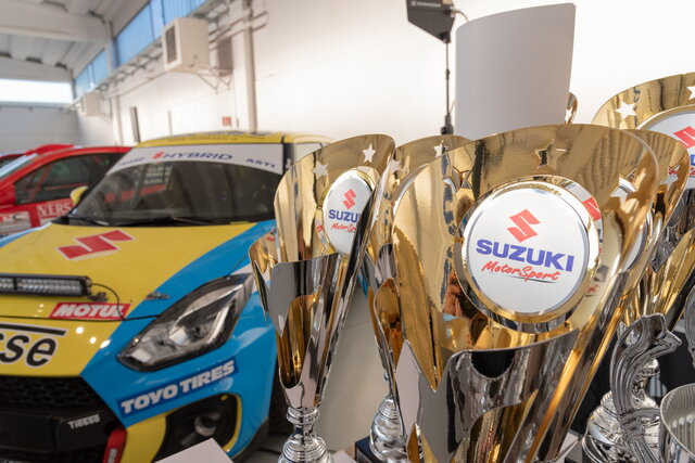 suzuki rally presentazione 3
