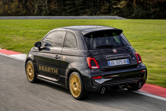 abarth 695 75 anniversario 02