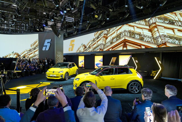 renault 5 ginevra 2024