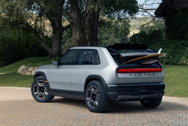 rivian r3 04
