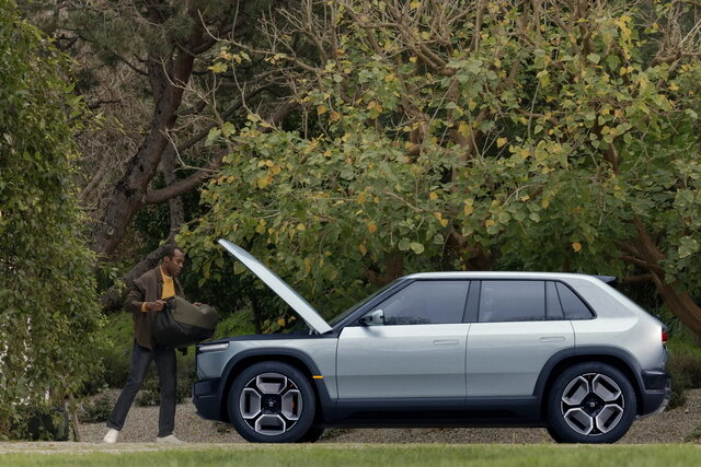 rivian r3 08