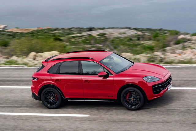 porsche cayenne gts 2024 03