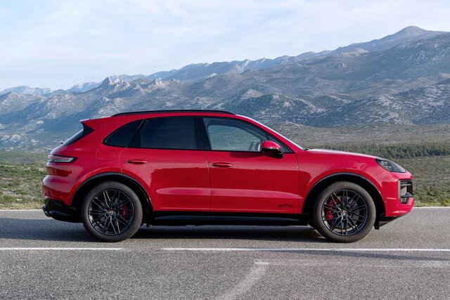 porsche cayenne gts 2024 06