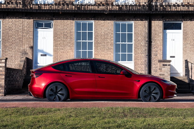 tesla model 3 2024 04