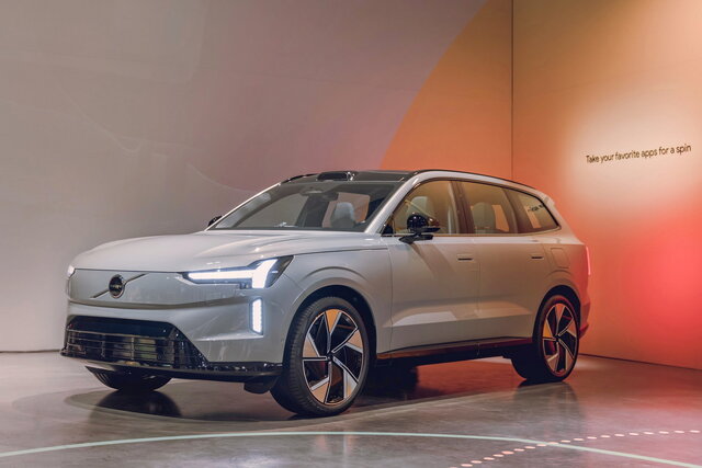 volvo ex90 2024 01