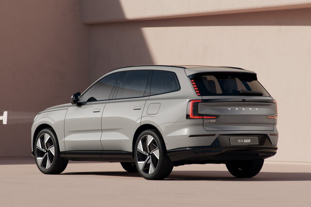 volvo ex90 2024 02