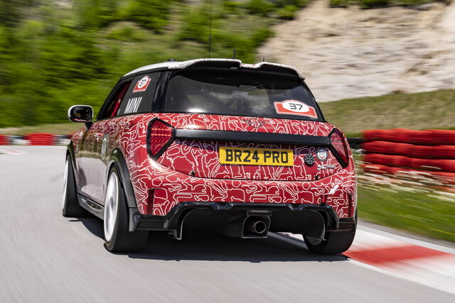 mini jcw 2024 teaser 4