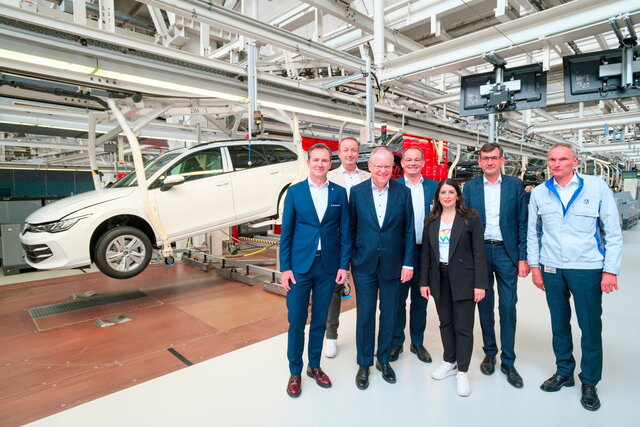 volkswagen golf produzione wolfsburg 50 anni 04