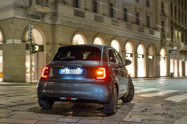 fiat 500 e giorgio armani 01