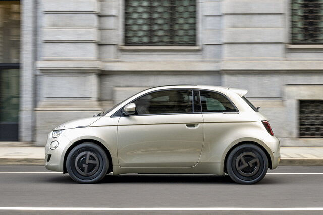 fiat 500 e giorgio armani 05