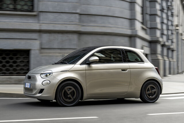 fiat 500 e giorgio armani 06