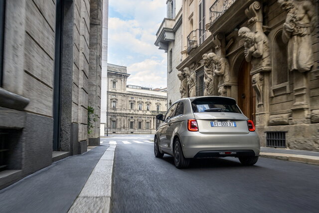 fiat 500 e giorgio armani 08