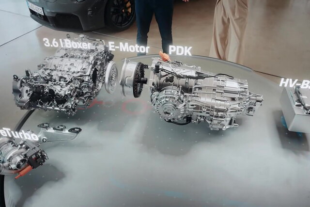 porsche 911 992 t hybrid 7