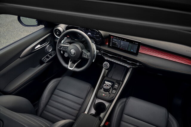 alfa romeo tonale 2025 4