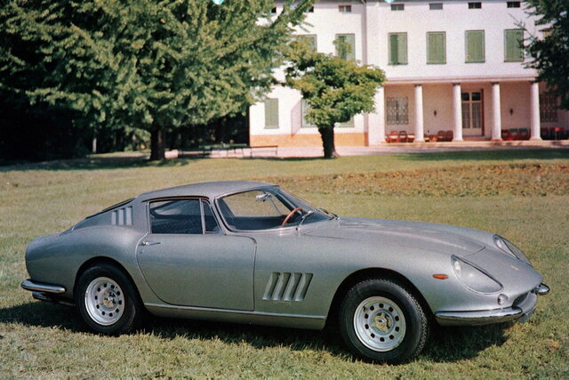 ferrari 12 cilindri
