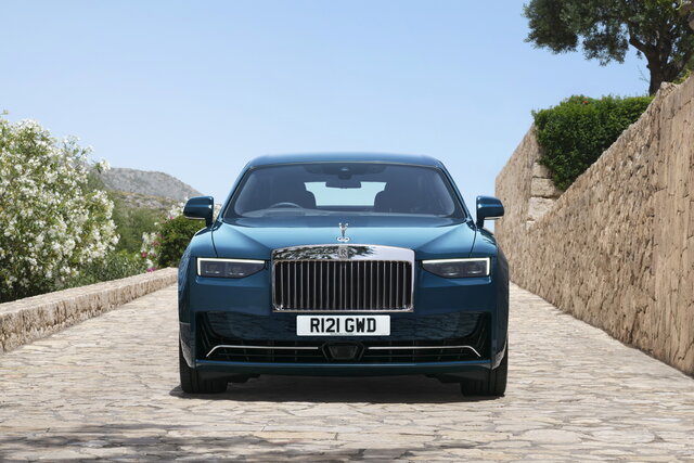 rolls royce ghost restyling 2024 10 04