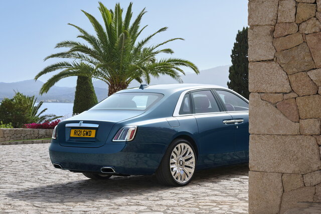 rolls royce ghost restyling 2024 10 06