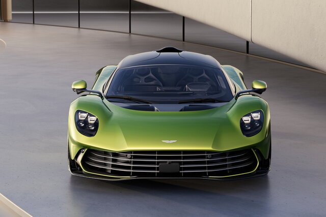 aston martin valhalla 2024 12 05