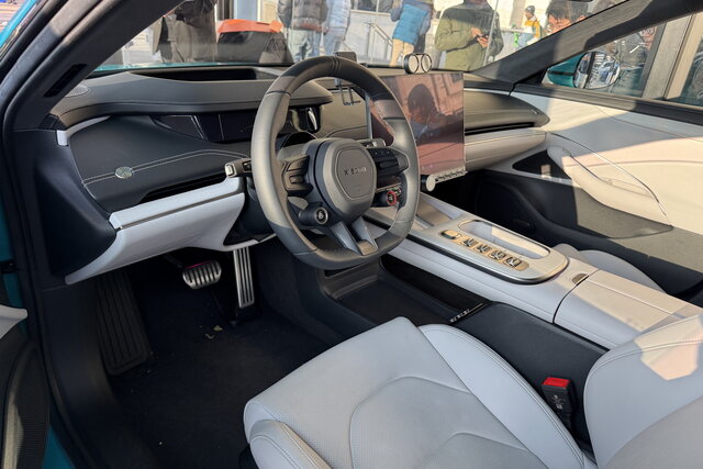 xiaomi su7 milano 04
