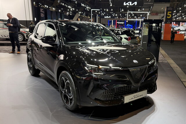 alfa romeo junior q4 salone bruxelles 2025