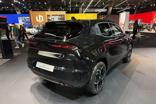 alfa romeo junior q4 salone bruxelles 2025 1
